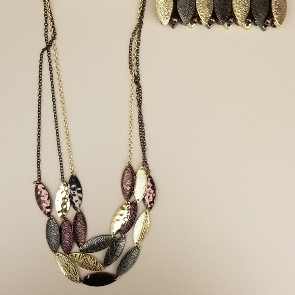 Bold Elements Jewelry - Beautiful necklace and bracelet set